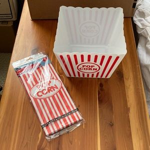 Brand new popcorn holder and set of 8 popcorn bags
